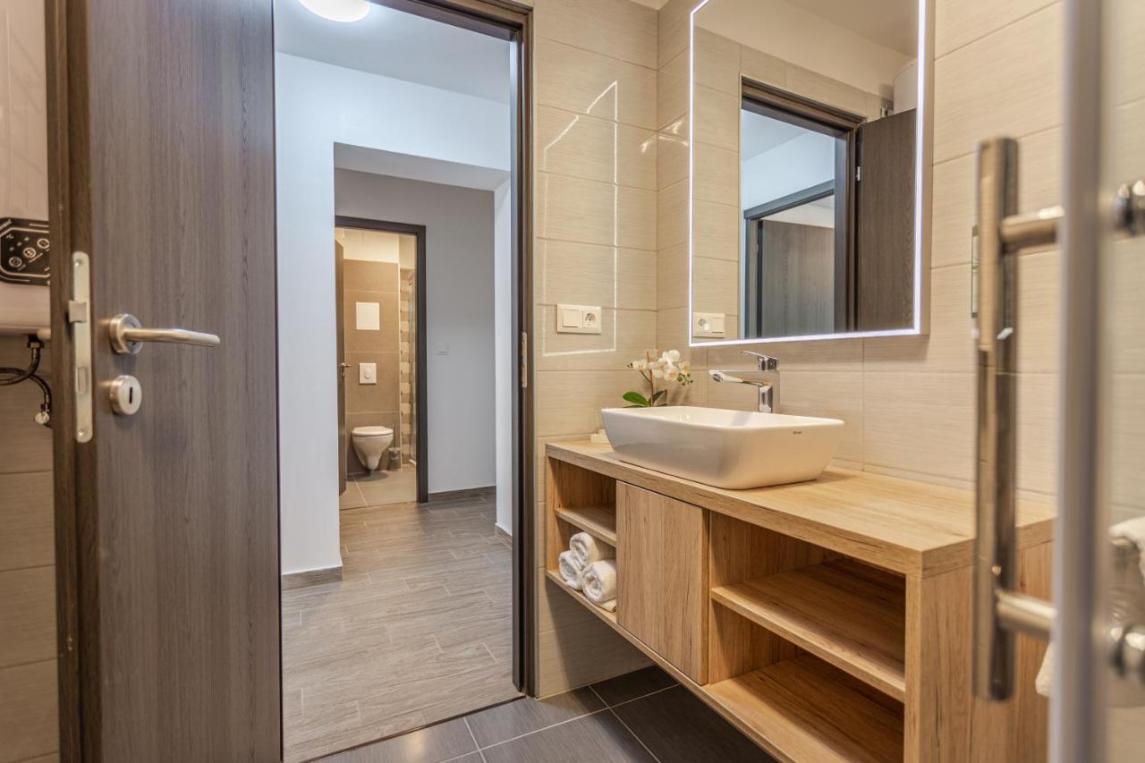 Viktoria Apartman Дьюла Екстер'єр фото