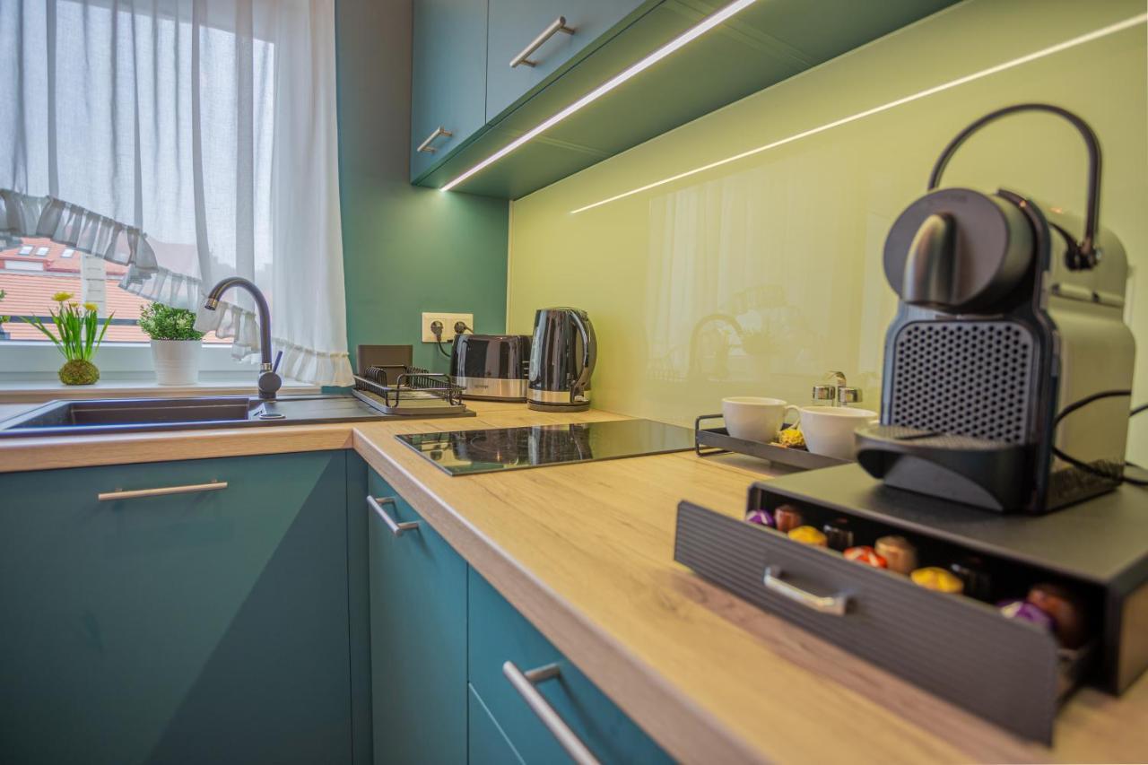 Viktoria Apartman Дьюла Екстер'єр фото