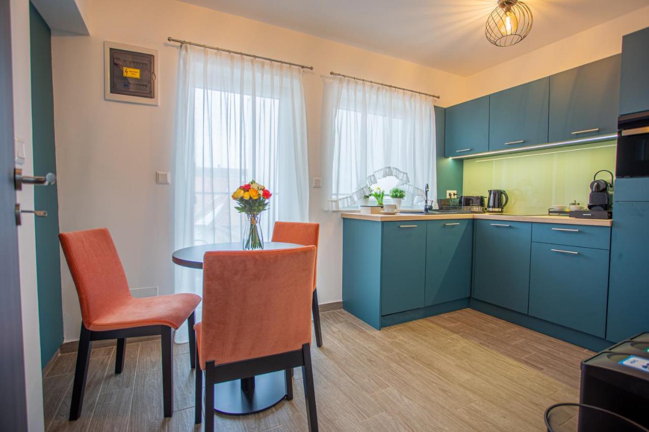 Viktoria Apartman Дьюла Екстер'єр фото