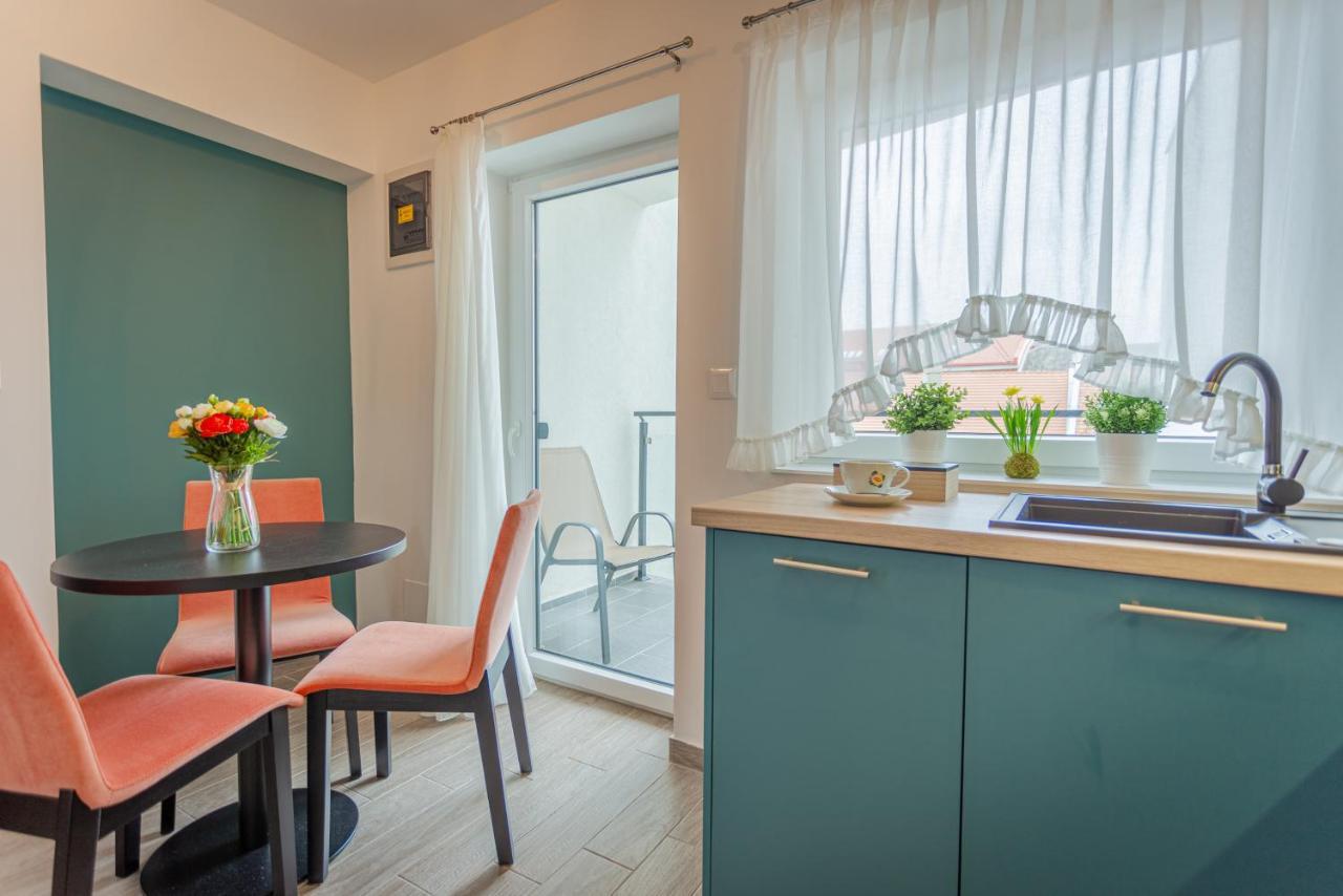 Viktoria Apartman Дьюла Екстер'єр фото