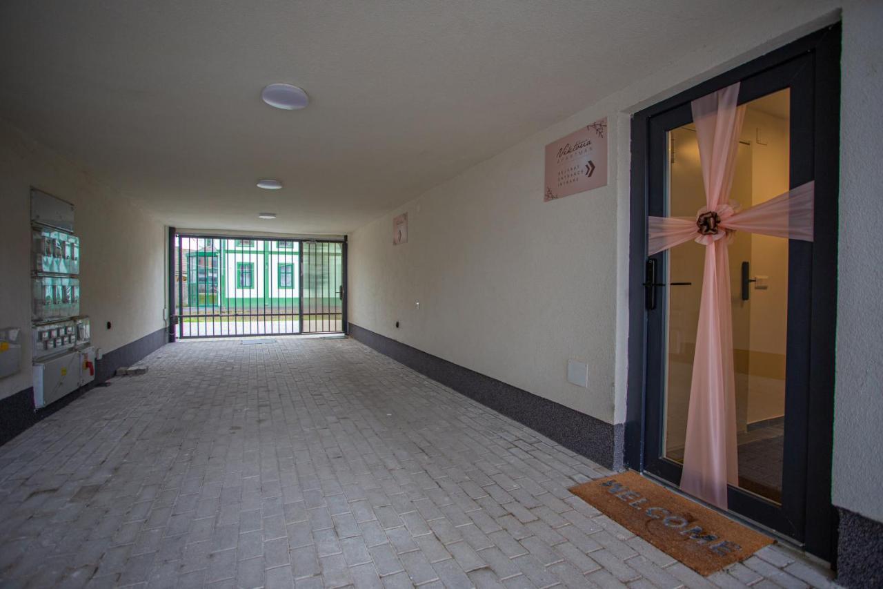 Viktoria Apartman Дьюла Екстер'єр фото
